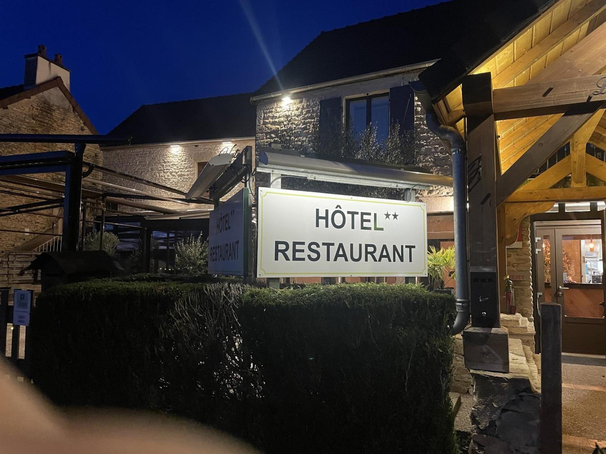 Logis Le Marronnier Buffon Exterior foto