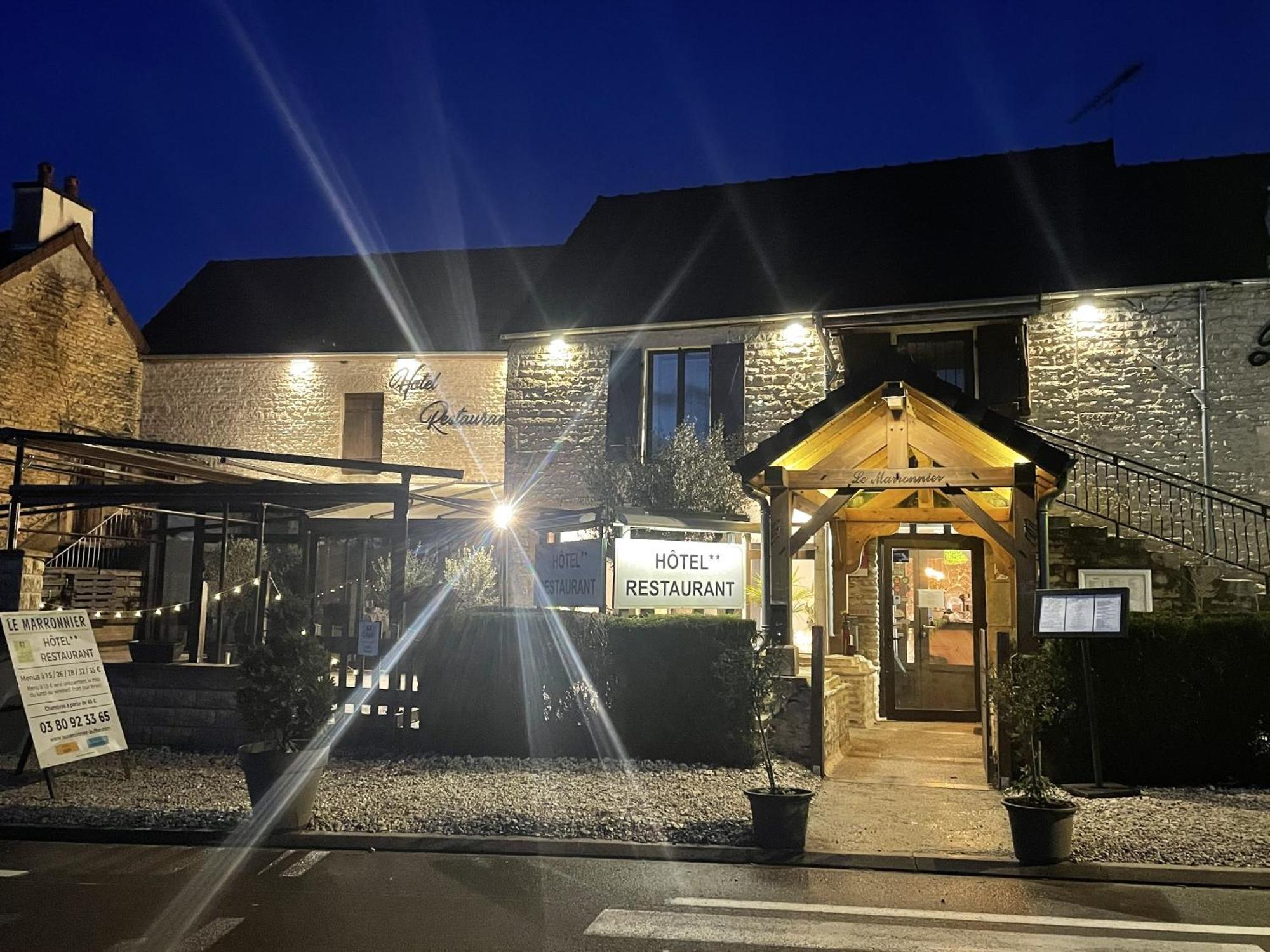 Logis Le Marronnier Buffon Exterior foto