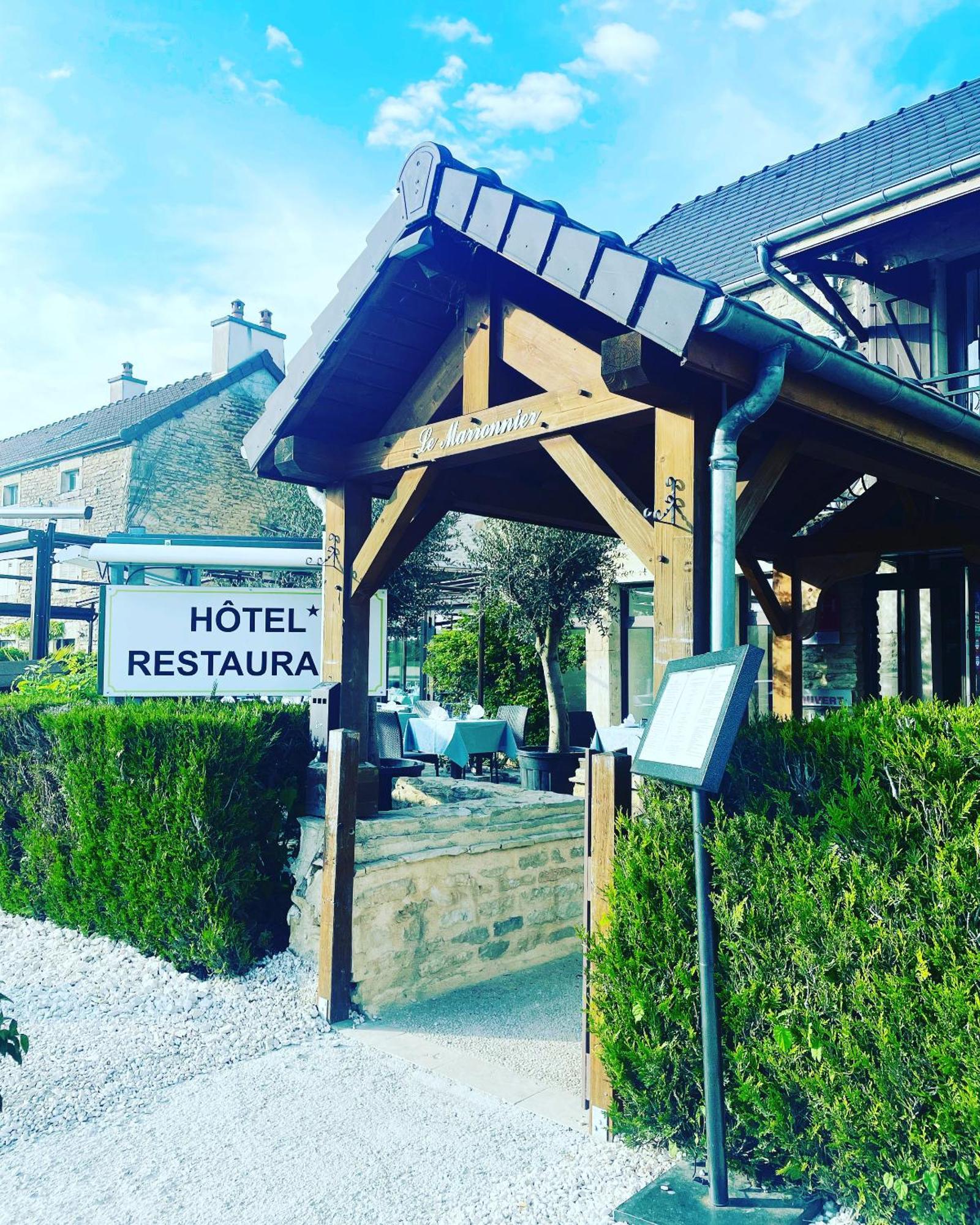 Logis Le Marronnier Buffon Exterior foto