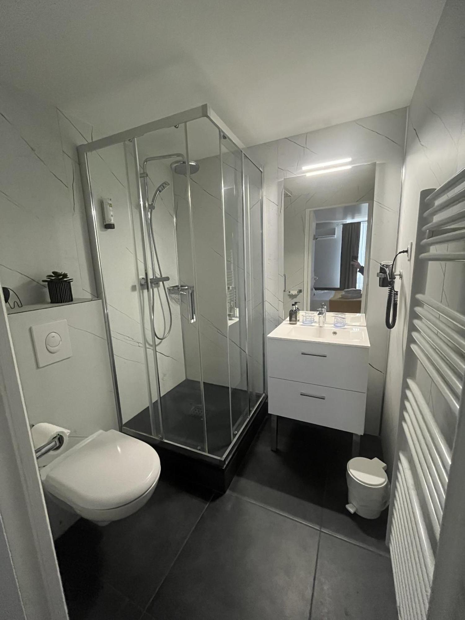 Logis Le Marronnier Buffon Exterior foto